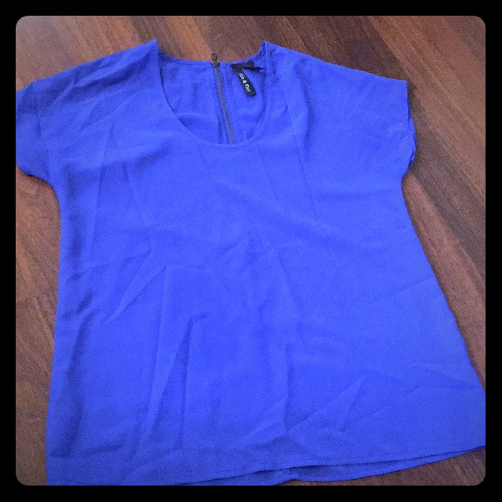 Blue shirt zipper back